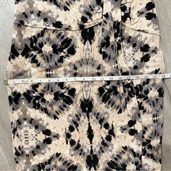 Nine West Dress Black Beige Patterned Sheath Faux Wrap Drop Waist Size 4 - Picture 8 of 14